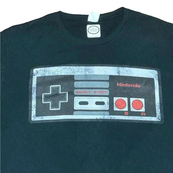 Nintendo NES Controller T-Shirt - Picture 2 of 4